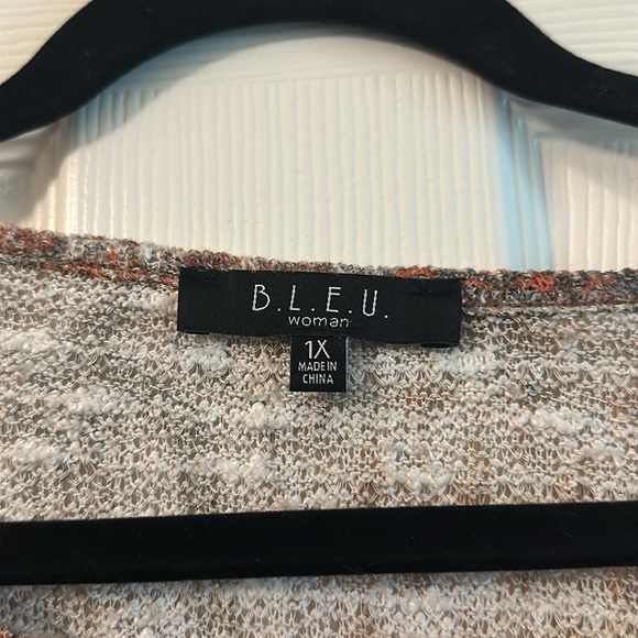 BLEU Top - Picture 2 of 6